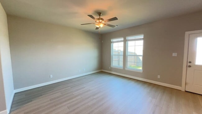 Building Photo - 1012 Tillman Ln