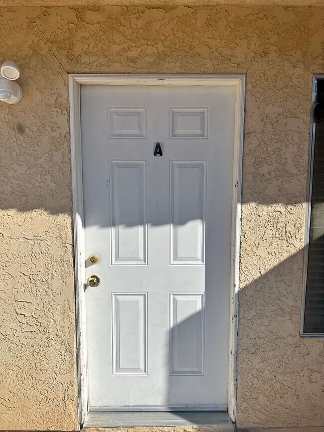 Building Photo - 73433 Sun Valley Dr