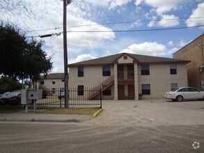 Building Photo - 1502 E San Pedro St