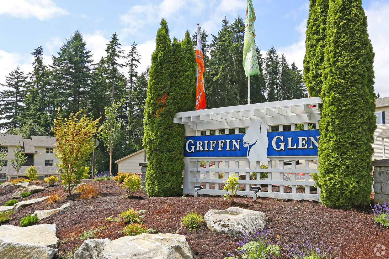 Primary Photo - Griffin Glen II Apartments