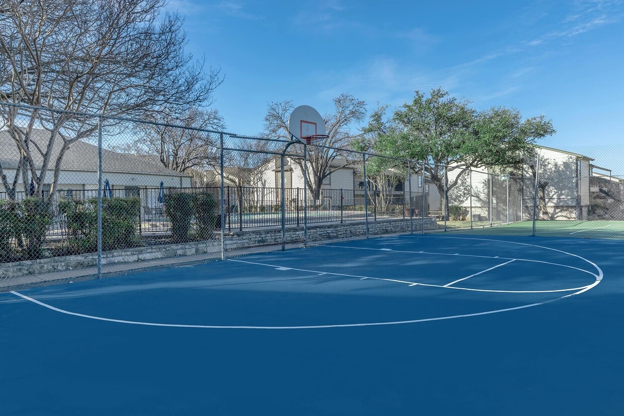 Amenities 1 - University Cove Apartments