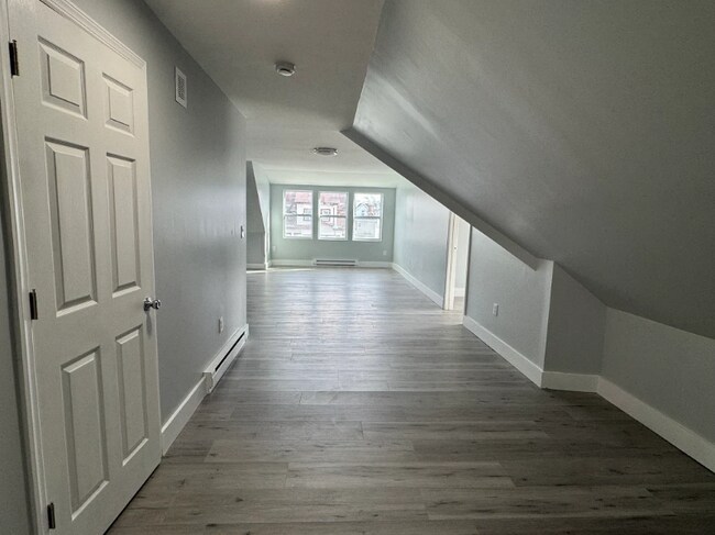 Foto del edificio - 327 N Maple Ave