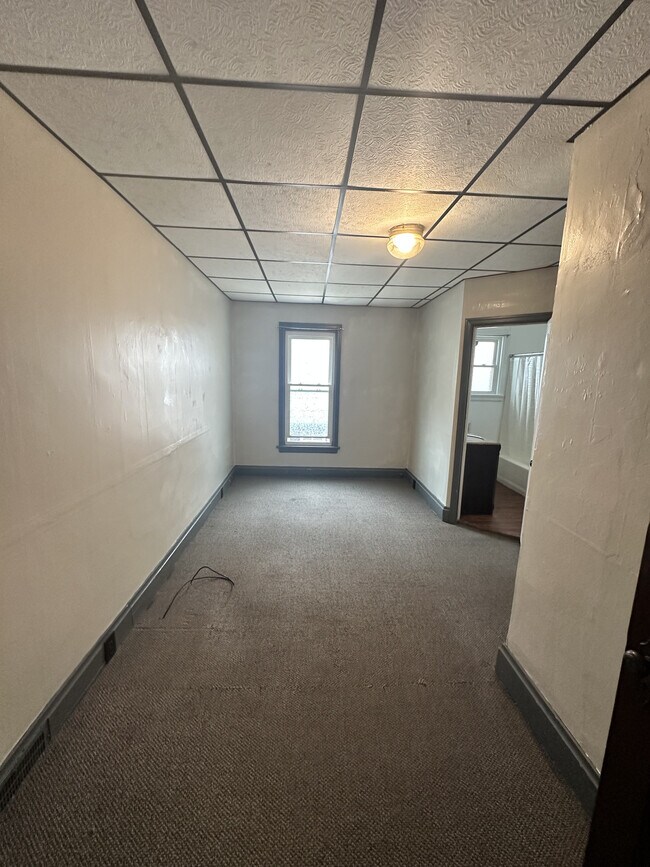 Dormitorio 1 - 1608 Main St