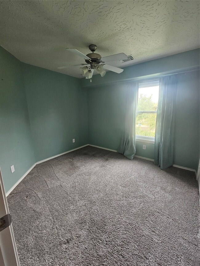 Building Photo - 3219 Victorian Manor Ln