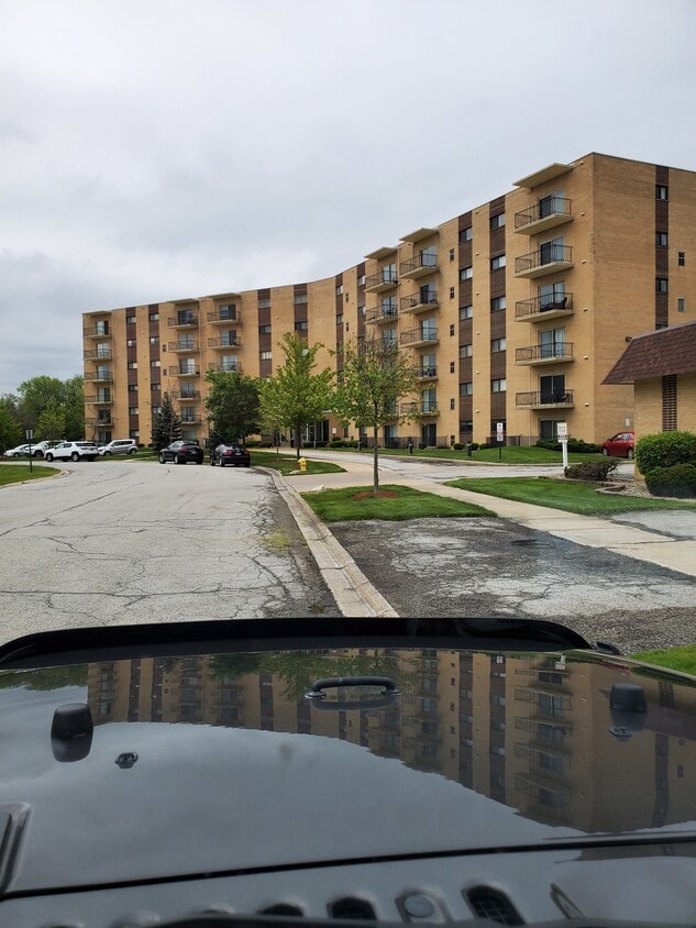 Primary Photo - 18400 Cherry Creek Dr