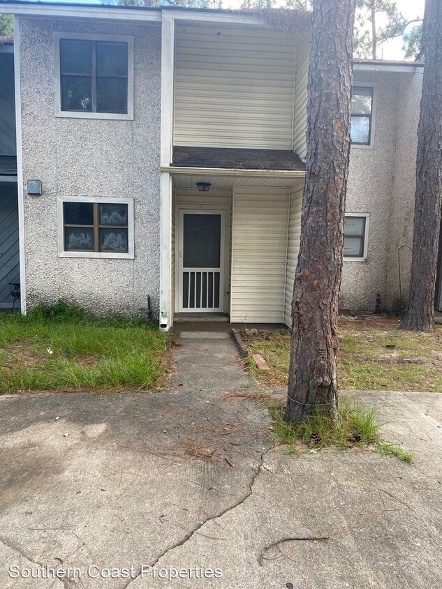 Primary Photo - 2 br, 1 bath House - 140 Freedom Court Unit H