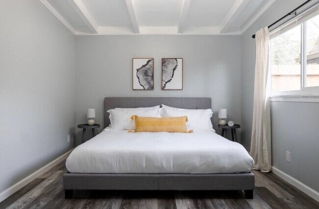Building Photo - Beautiful Renovated Home in East Redding