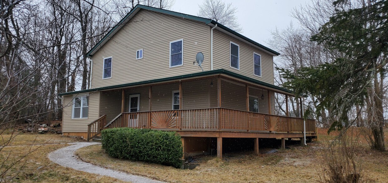 Primary Photo - 18 Wood Ave