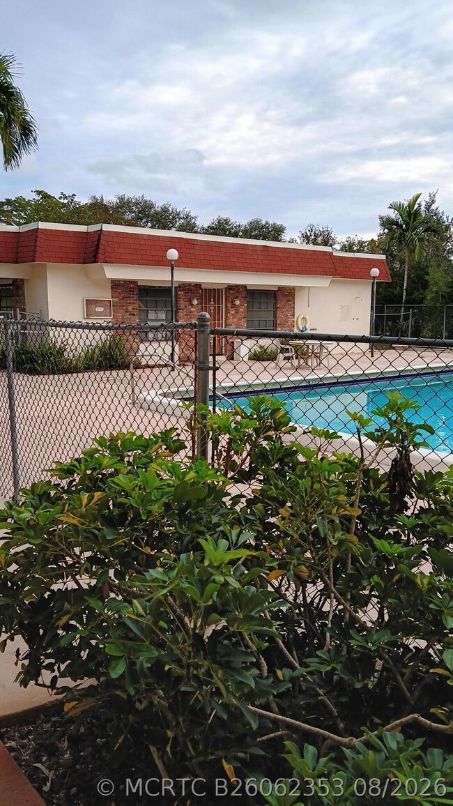 Building Photo - 4169 SW 67th Ave