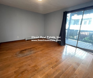 Building Photo - 474 E 7th St