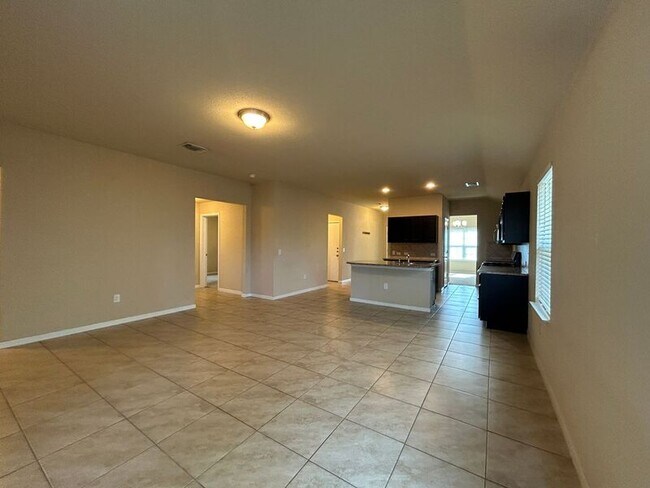 Foto del edificio - 6608 Swamp Mallow Dr