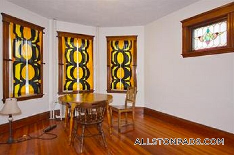 Foto del edificio - 299 N Harvard St