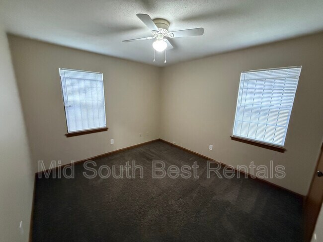 Foto del edificio - 3642 Windermere Rd