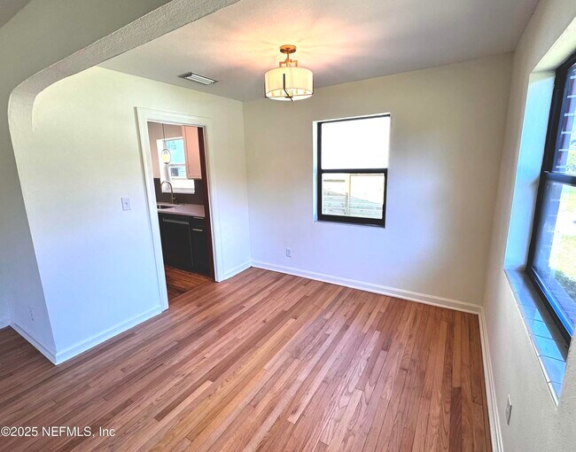 Foto del edificio - 4238 Appleton Ave