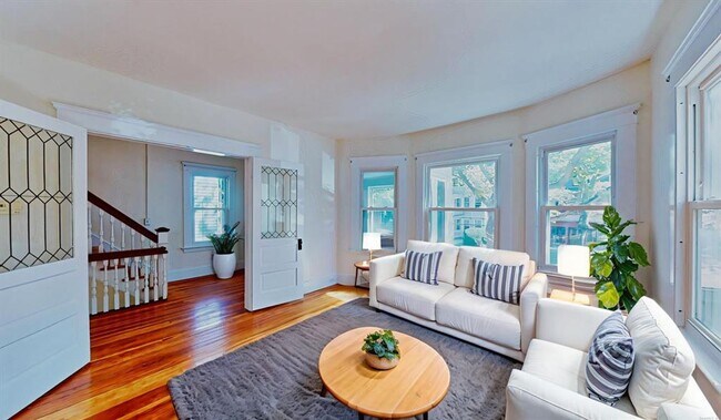 Foto del edificio - 134 Mansfield St