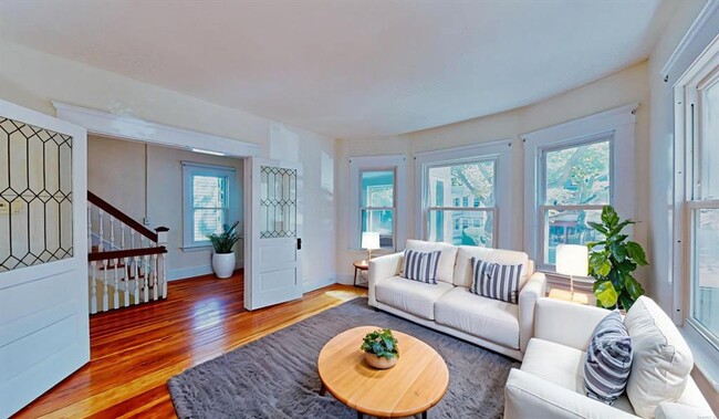 Building Photo - 134 Mansfield St