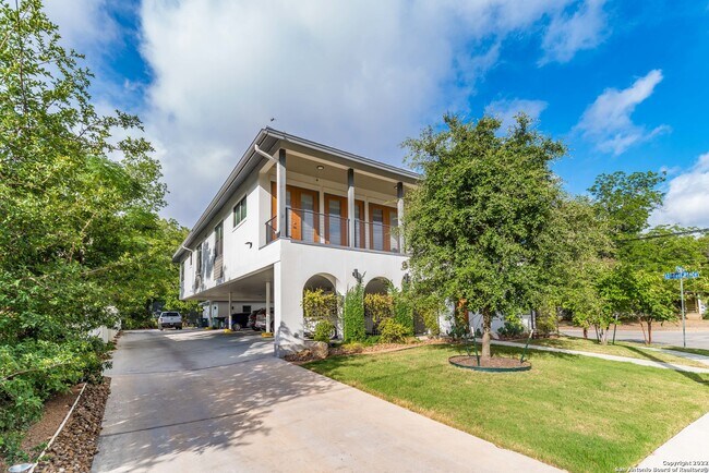 Building Photo - 112 Lindell Pl