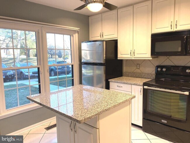 Foto del edificio - Beautiful 3bd 2.5bth updated home in the desired Copperfield at Five Farms.