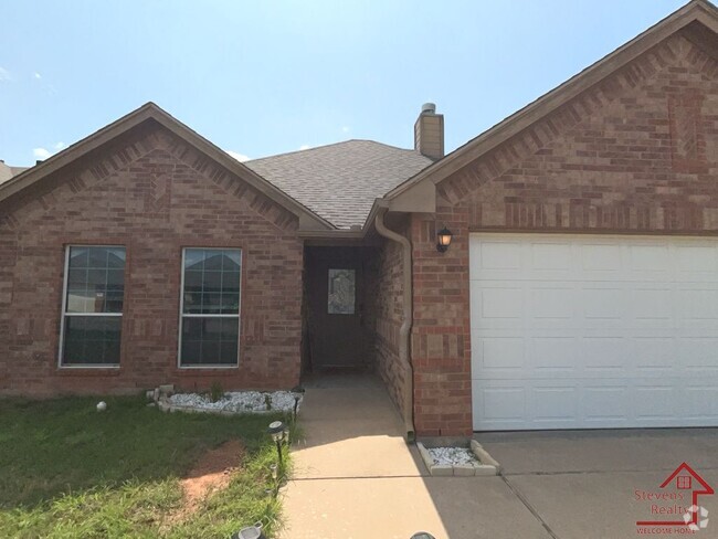 Building Photo - 2209 SW Oxford Dr