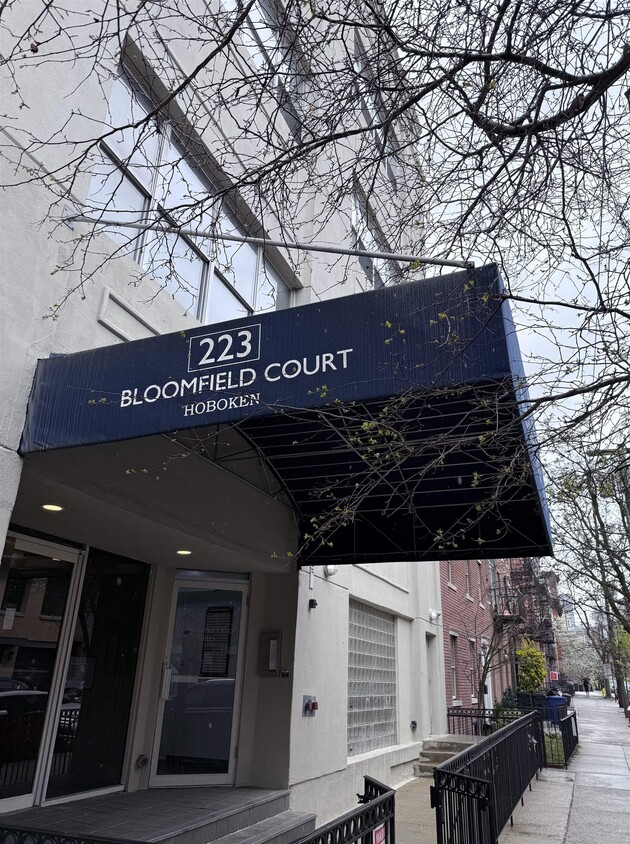 Foto principal - 223 Bloomfield St