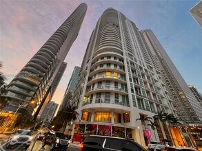 Building Photo - 300 S Biscayne Blvd