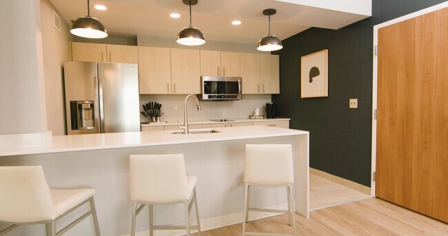 Presidential Kitchen - 1188 Pineview Dr