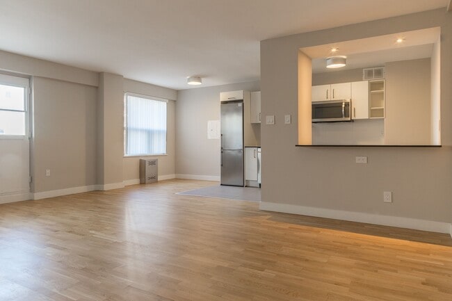 Photo du bâtiment - 99 Tyndall Ave