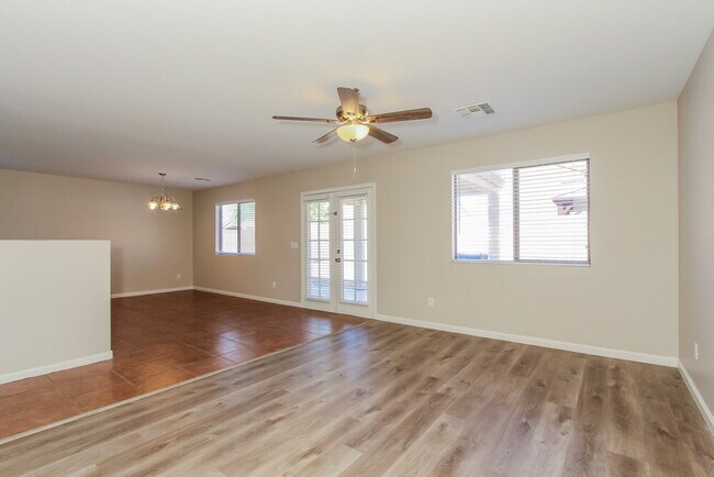 Foto del edificio - 5907 S 32nd Ln