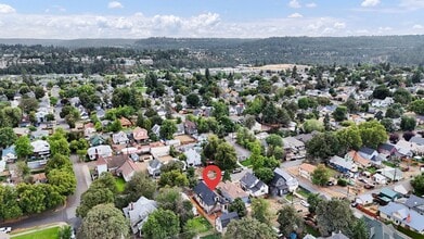 Building Photo - 2016 W Gardner Ave