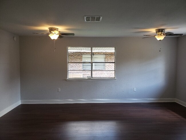 Photo - 646 Urbandale St Apartment