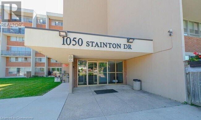 Building Photo - 1050 Stainton Dr