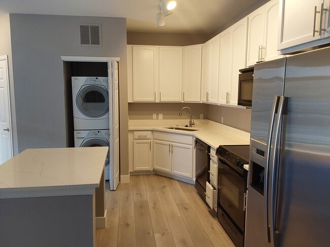 kitchen - 3890 S Dayton St