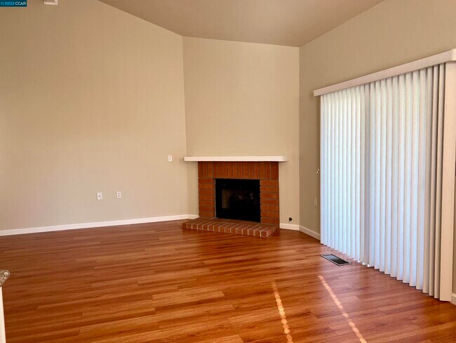 Building Photo - 229 Tangerine Ct
