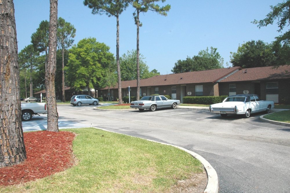 Building Photo - Cherry Tree Apartments