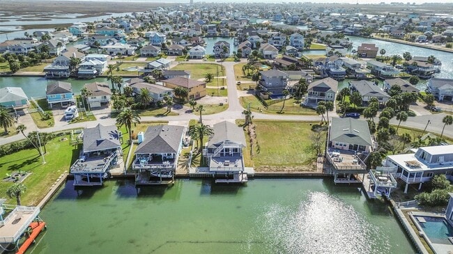 Building Photo - 16542 E Bayside Way