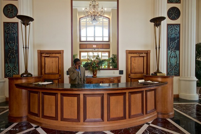 Foto del edificio - 400 E Bay St