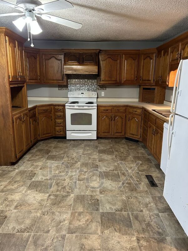 Building Photo - 504 E 23rd St