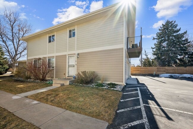 Building Photo - Charming 2BR Condo in Denver