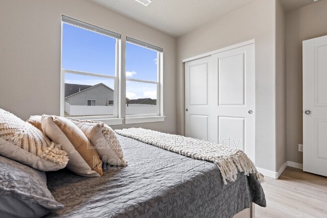 Foto del edificio - 5673 W Rockingham Dr