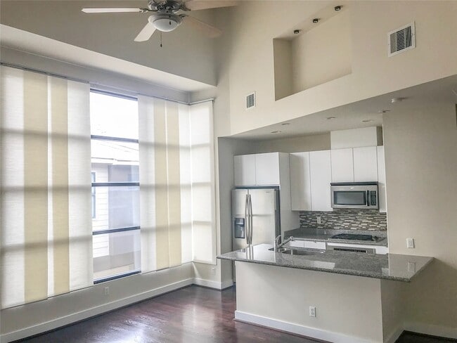 Building Photo - 1019 Bonner St