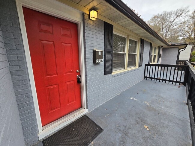 Building Photo - NEW LISTING!!!!!