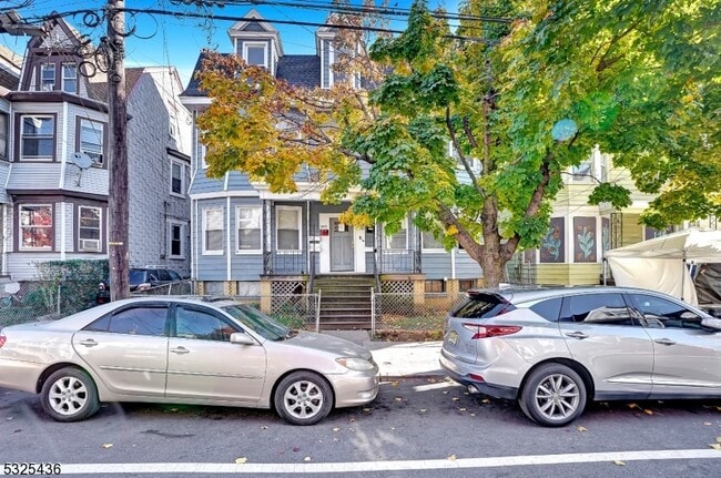 Foto del edificio - 142 Seymour Ave