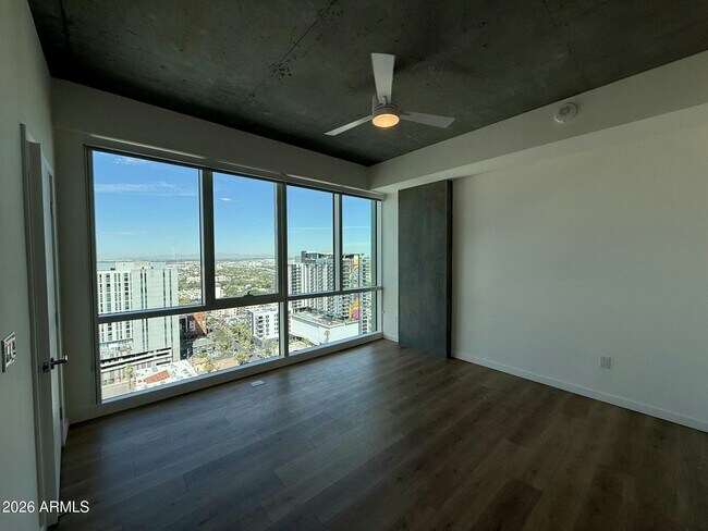 Foto del edificio - 777 N Central Ave