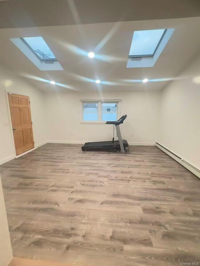 Foto del edificio - 110 N Parkside Dr