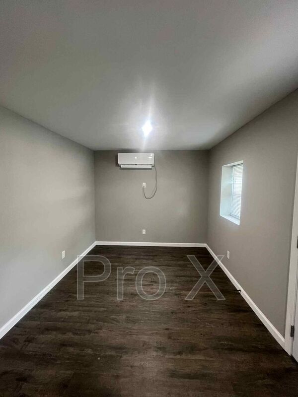 Foto del edificio - 610 W 9th St