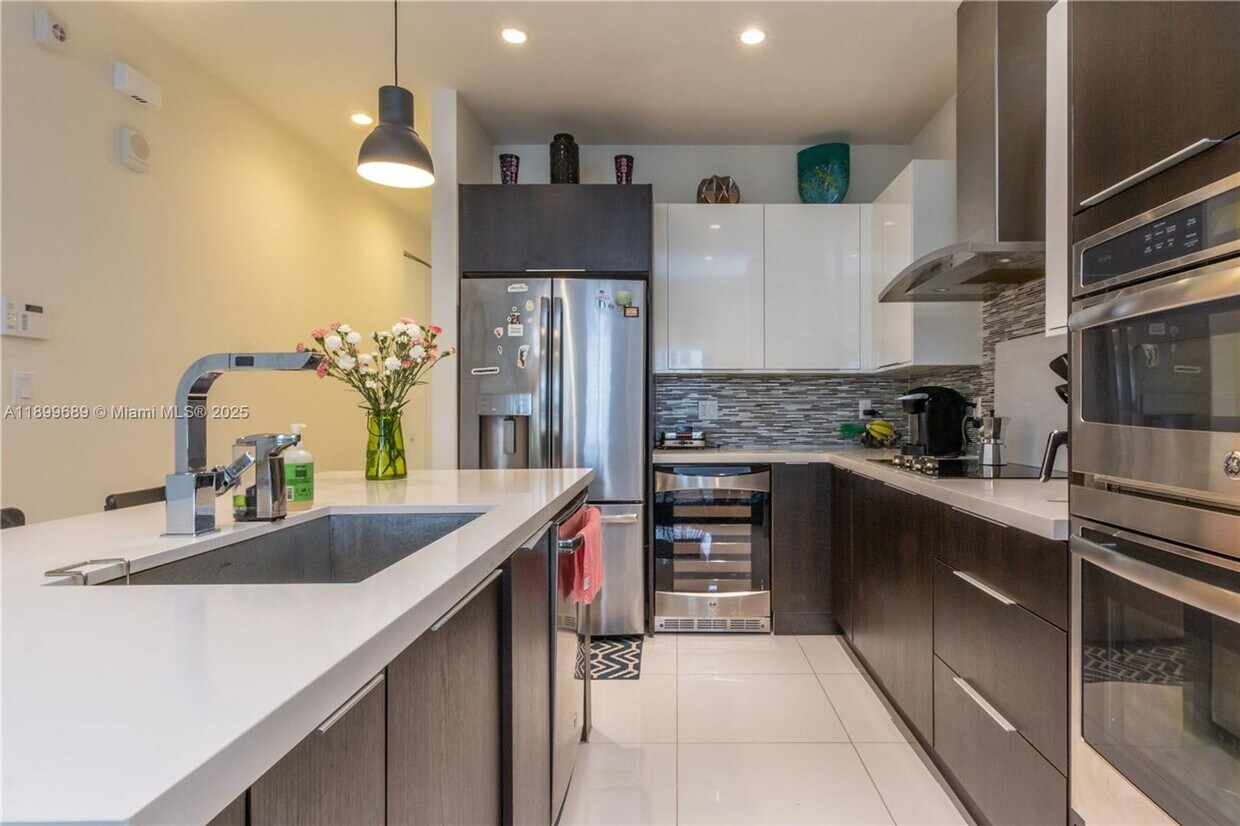 Foto principal - 10245 NW 63rd Terrace