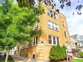 Building Photo - 3036 W Cullom Ave