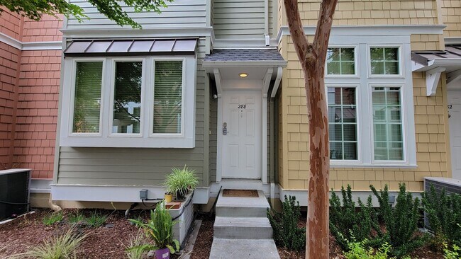 Building Photo - 288 Kentdale Place