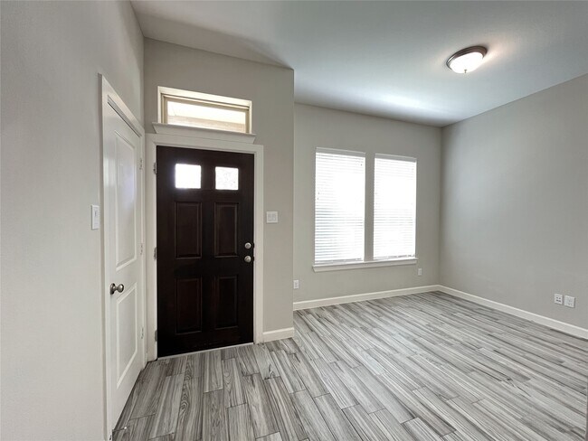 Building Photo - 6014 Dark Kite Trl