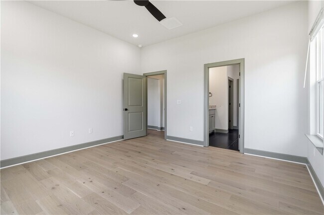 Foto del edificio - 980 Trestle Ln